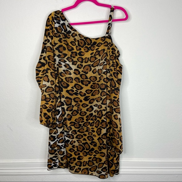 The Vanity Room Leopard Print Off-Shoulder Dress Size XLP - Picture 4 of 8